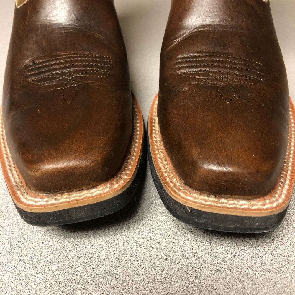 Women Ariat  brown cowboy boots size 9. - Picture 4 of 8
